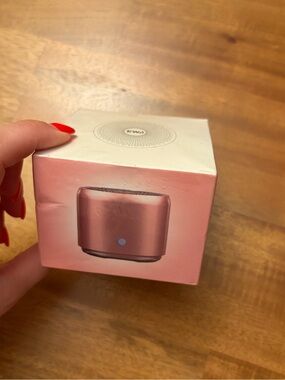 Compact Portable Bluetooth Speaker - Pink